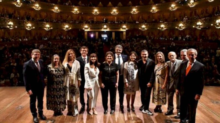 el-teatro-colon-presento-a-sus-nuevas-autoridades:-«aida»-y-«carmen»-abriran-la-temporada-2025