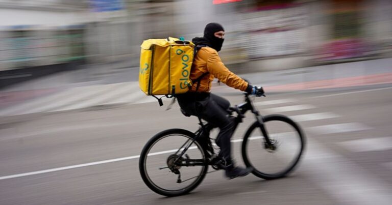 Glovo contratará a todos sus repartidores en España y dejarán de ser autónomos