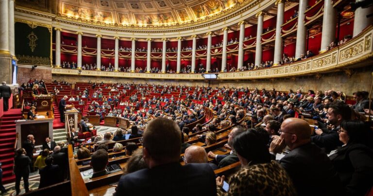 La izquierda anticipa más mociones de censura si el próximo primer ministro no sale del Nuevo Frente Popular