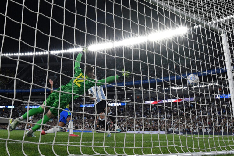 Argentina es Mundial: apabulló a un Brasil desconocido