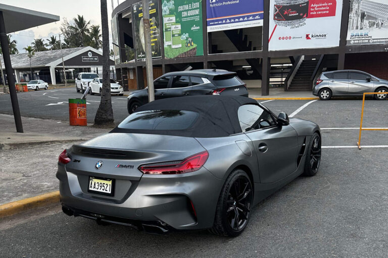 Trasladan vehículos de fallecidos en Jet Set a Feria Ganadera.