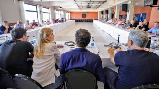 Kicillof se abroquela y CFK busca voltear el desdoblamiento