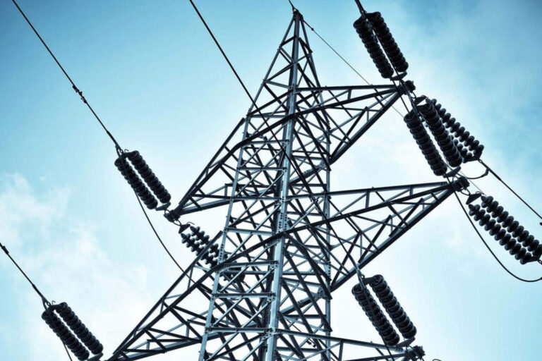 El Gobierno destinó más de 30.800 millones de pesos para cubrir el déficit eléctrico