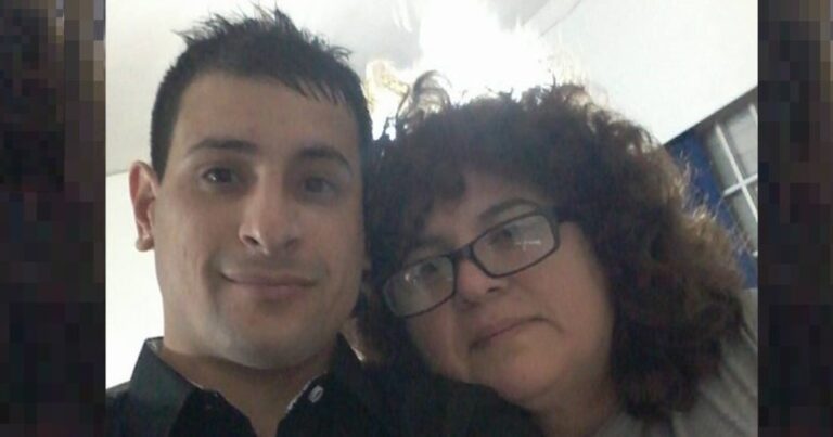 Decapitó a su mamá con un hacha y fue hasta una clínica a pedir ayuda