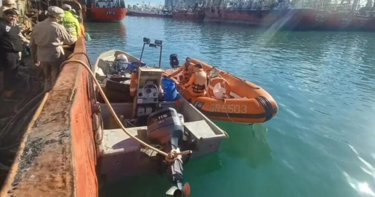 Rescatan a seis personas que salieron a pescar sin permiso y pasaron 20 horas a la deriva