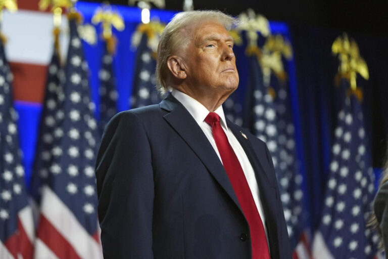 Donald Trump demandó oficialmente a Rupert Murdoch y busca una enorme compensación