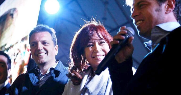 La nueva encuesta que le llegó a Cristina con un dato complicado para ella, Massa y Kicillof