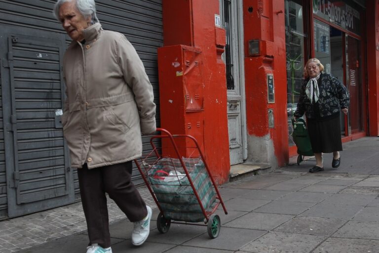 Aumentaron las jubilaciones y asignaciones familiares: cómo quedarán en agosto