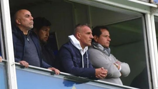 Riquelme evalúa desarmar el Consejo de Fútbol en medio de la crisis de Boca