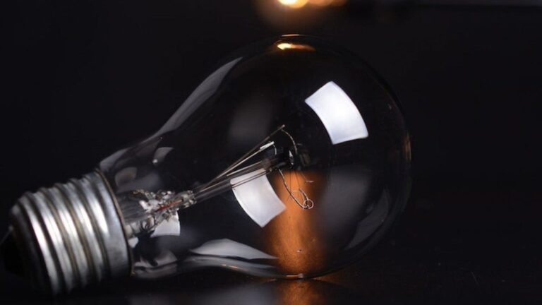 Nuevo aumento en el servicio eléctrico: suben un 2% las tarifas de luz en el AMBA