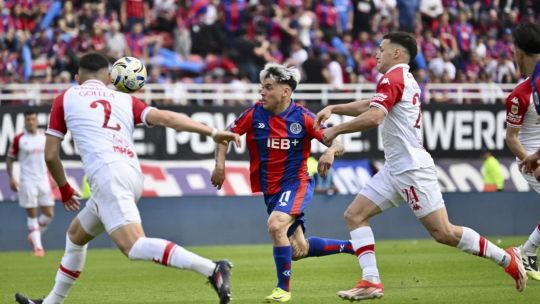 San Lorenzo jugó 70 minutos con uno más pero Huracán aguantó y todo terminó 0 a 0 en el Nuevo Gasómetro
