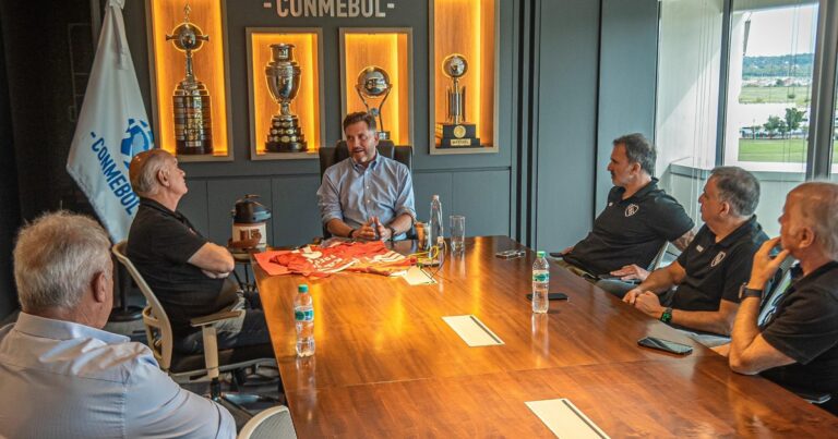 Independiente: de la declaración de guerra a la Conmebol a una importante reunión con Tapia