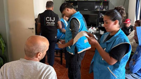 Operación Dori: Detienen en Buenos Aires a tres hombres involucrados en una red global de abuso infantil