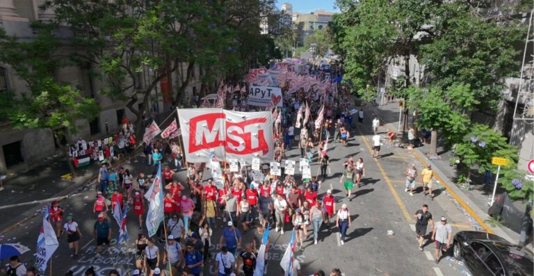 Las calles responden. Comienza la movilización a Plaza de Mayo contra la reforma laboral esclavista