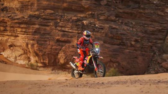 Luciano Benavides volvió a la cima del Dakar y promete dar pelea hasta el final