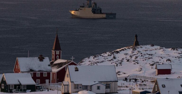 Los inuit. Un pueblo indígena del Ártico bajo doble presión imperialista