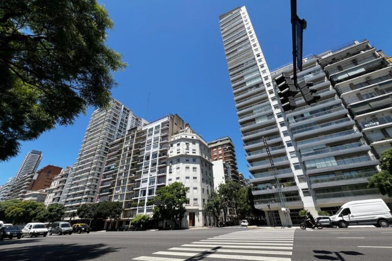 El alquiler de un dos ambientes ya casi cuesta $800.000 por mes en CABA y la brecha con el de tres crece cada vez más