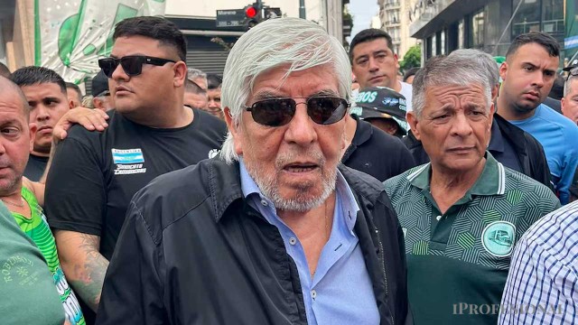 Hugo Moyano firmó la paritaria de Camioneros dentro de la pauta que marca el Gobierno