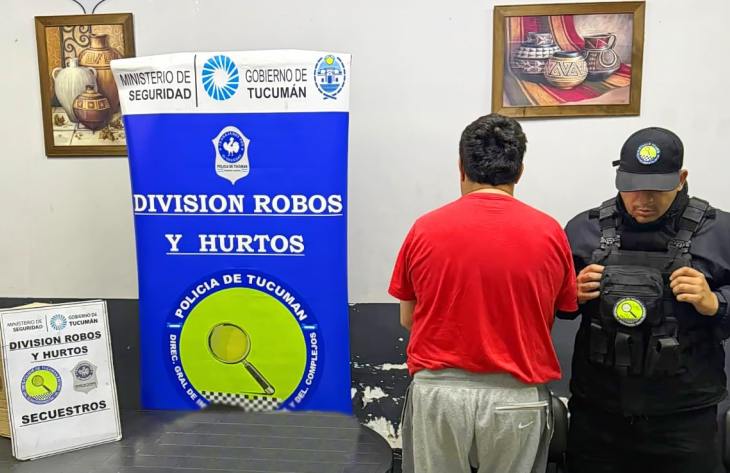 Policía durante allanamiento en barrio Olleros por robo de prendas en microcentro
