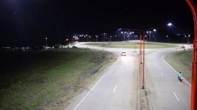 Vista de la avenida del Bicentenario en Concepción, Tucumán
