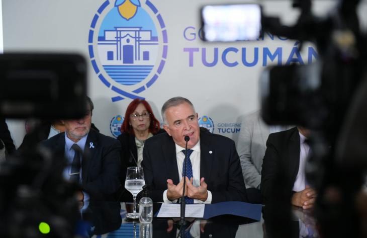 El gobernador Osvaldo Jaldo en rueda de prensa en Casa de Gobierno de Tucumán