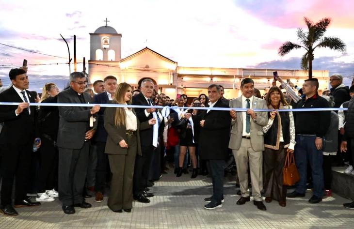Inauguración de obras en la Plaza 9 de Julio y encendido de luces en la Iglesia Fundacional de Lules
