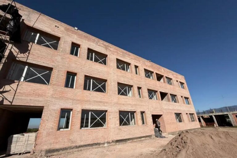 Asamblea de la Cámara Tucumana de la Construcción con empresarios del sector