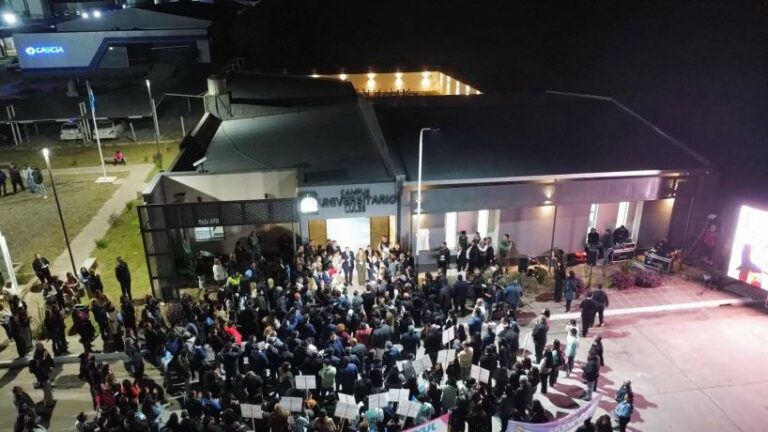 Acto inaugural del Campus Universitario de Lules con autoridades provinciales y municipales