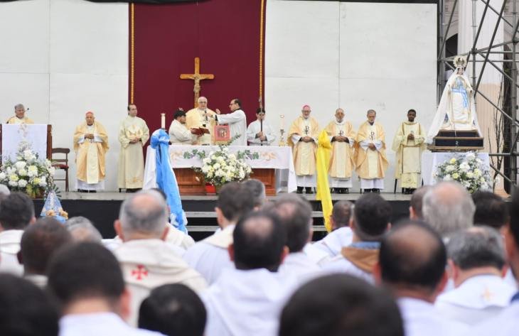 Autoridades acompañaron la celebración de Corpus Christi en Plaza ...